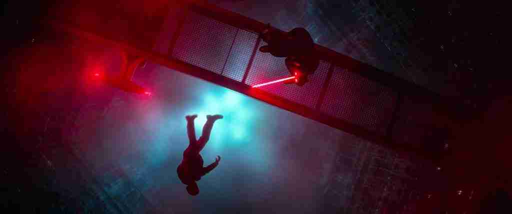 After Kylo Ren stabs Han Solo through the heart with red lightsaber, Han falls into abyss of Starkiller Base – The Force Awakens analysis of screenwriting lessons in conclusion