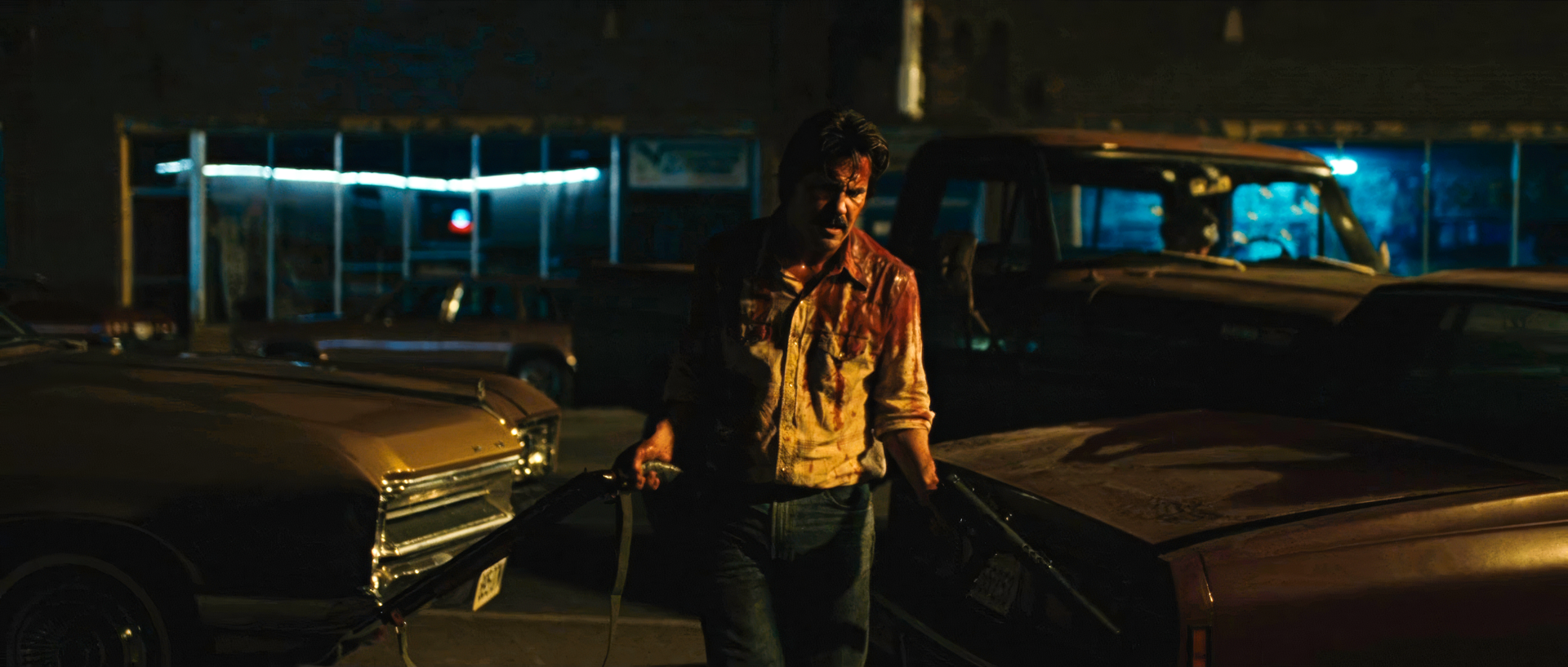 no country for old men screenplay Llewelyn Moss wounded after Eagle Pass gunfight with Chigurh